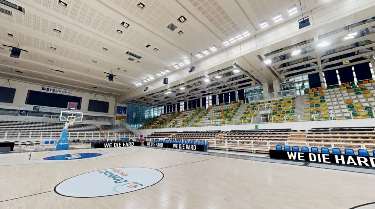 BTS Arena Trento - palazzetto dello sport dell'Aquila Basket - veduta ricavata dal Virtual Tour 3D altra veduta con videoled