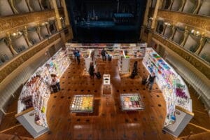 Anna Scalfi Eghenter - Interim Measures - UN teatro trasformato in un supermercato contro le restrizioni del covid