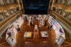 Anna Scalfi Eghenter - Interim Measures - UN teatro trasformato in un supermercato contro le restrizioni del covid