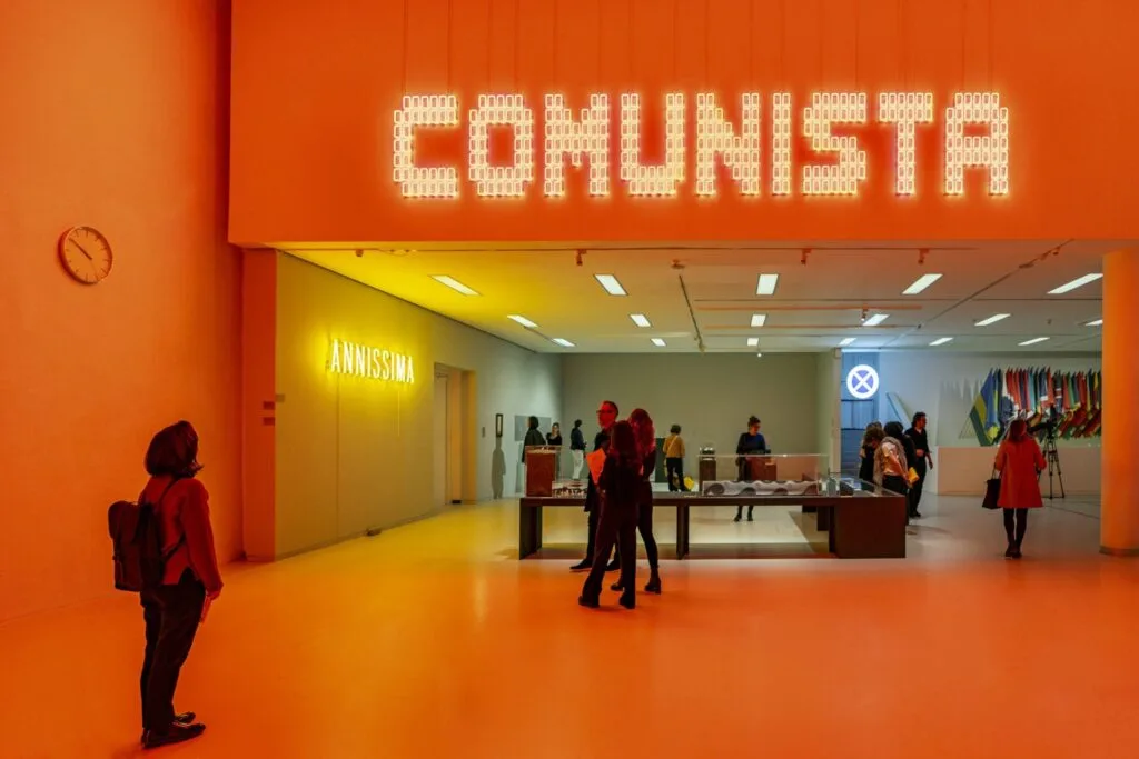 Anna Scalfi Eghenter - Communio pro indiviso - opera al Landes Museum di Innsbruck